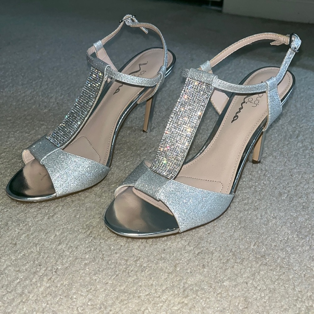Touch of Nina Silver Sparkle Heels - Size 8M